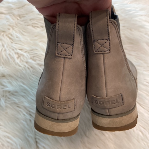 SOREL Boots size 8.5 color gray/silver excellent condition see all photos - Picture 13 of 16